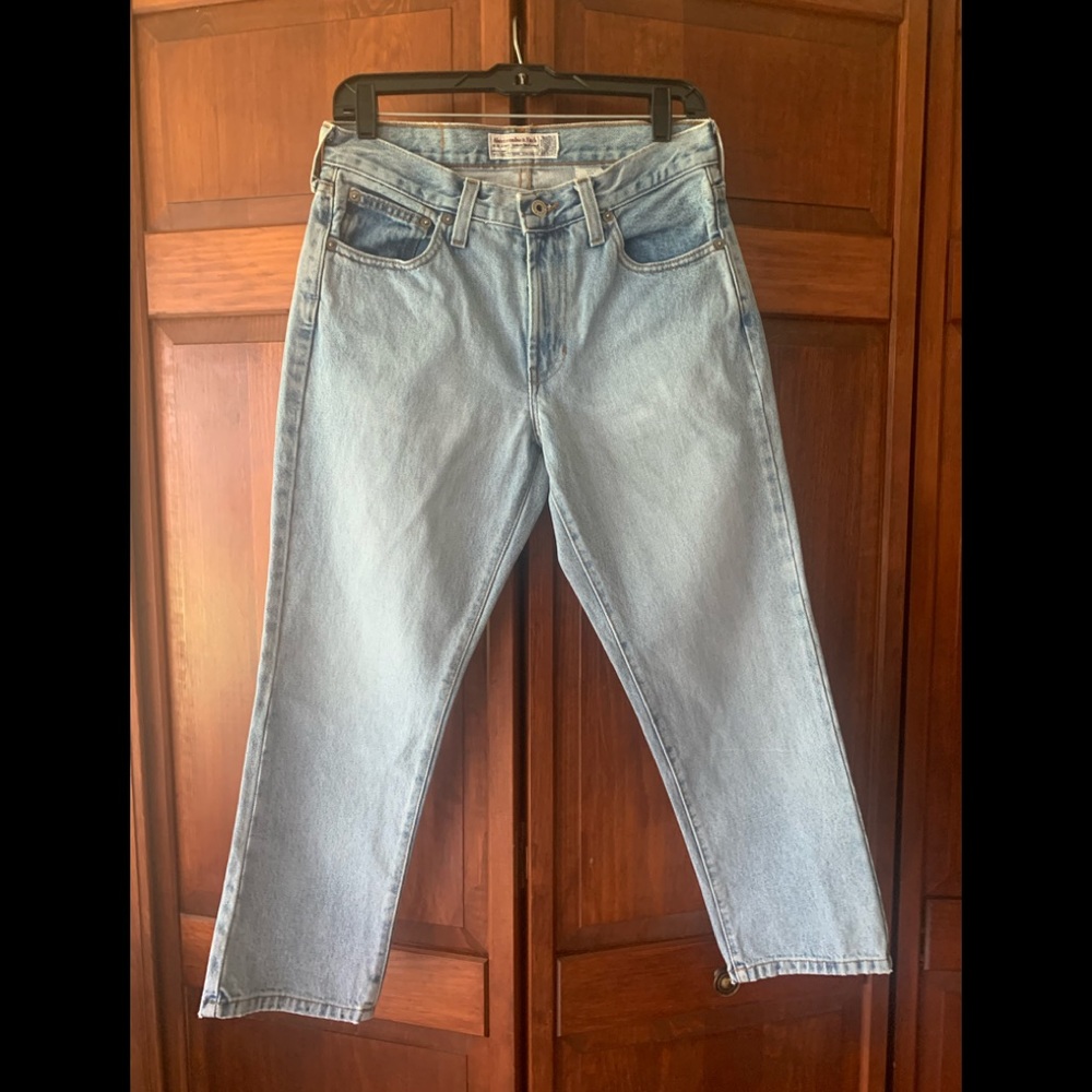 Abercrombie & Fitch Cropped Jeans